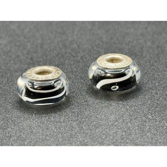 (2) Chamilia Black & White Stripe Sterling Silver Mirano Charms P19 - Picture 1 of 6
